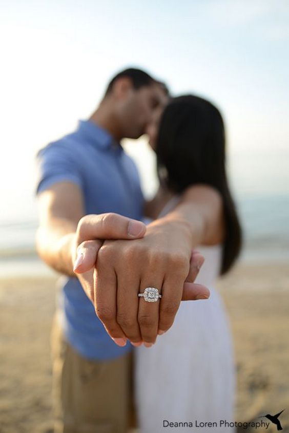 Aggregate more than 115 engagement photo poses beach super hot - vova ...