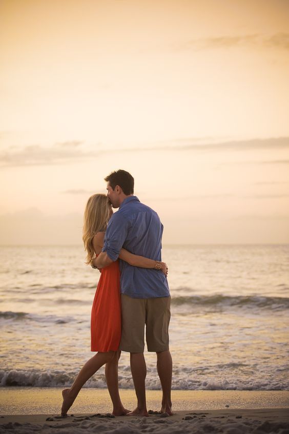 30 Romantic Beach Engagement Photo Shoot Ideas - Page 2 of 3 - Deer