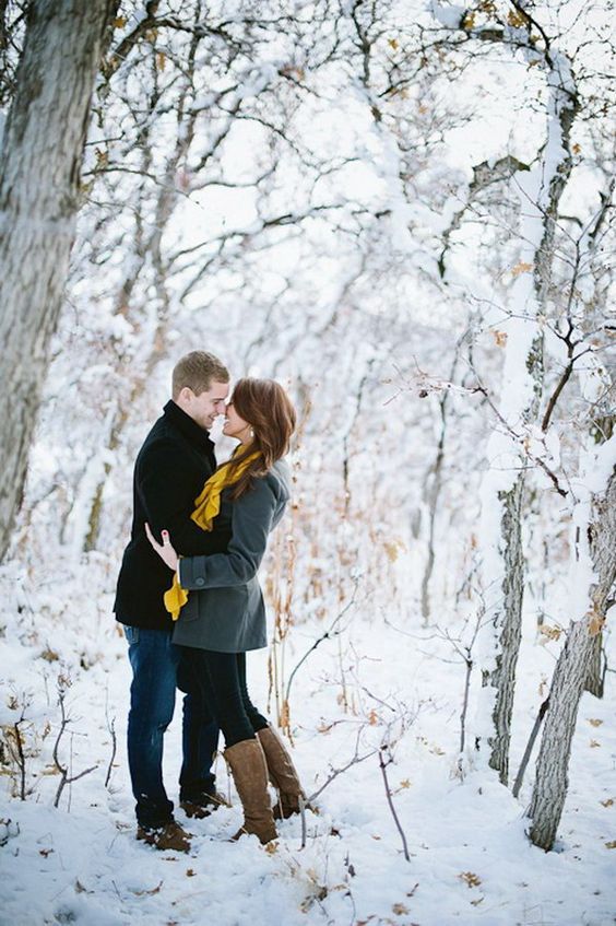 Winter Engagement Photo Shoot and Poses Ideas 26
