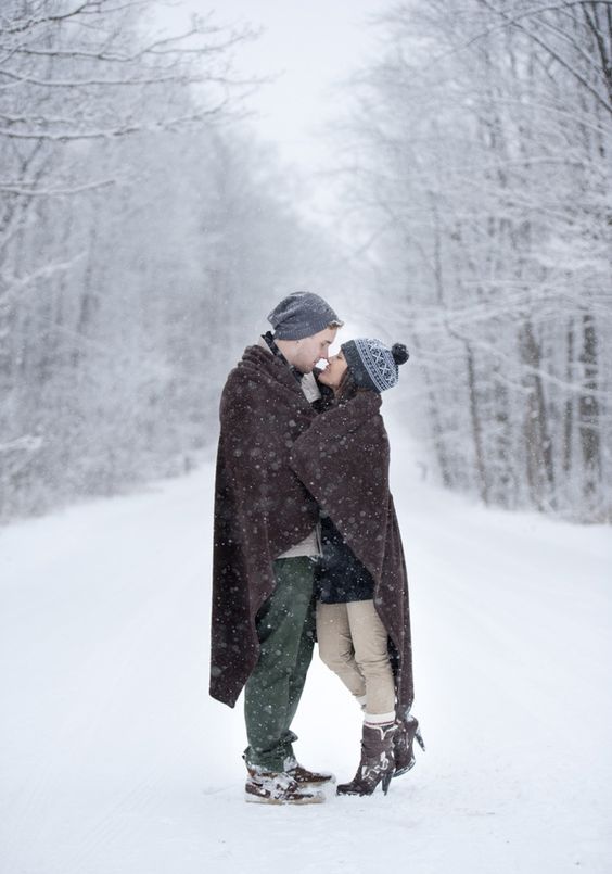 Winter Engagement Photo Shoot and Poses Ideas 29