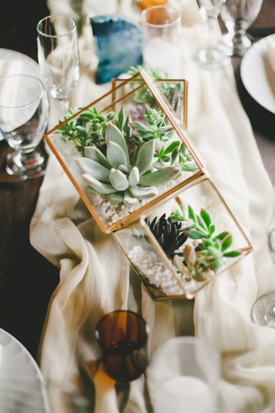 Geometric potted succulents wedding centerpiece - Photography OneLove