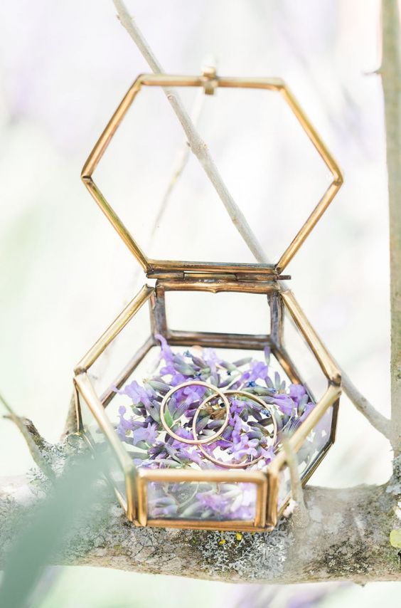 Geometric wedding ring box