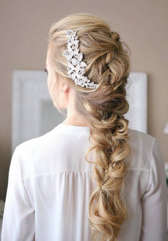 Long Wedding & Prom Hairstyles via Missysueblog