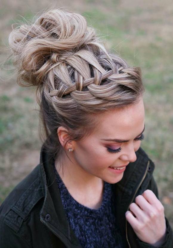 Long Wedding & Prom Hairstyles via Missysueblog