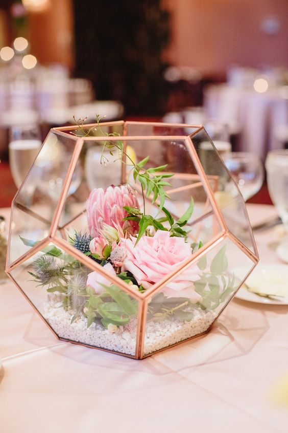 Modern geometric wedding decor