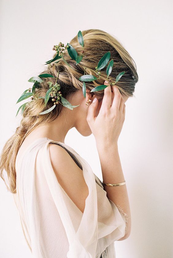 Natural and Organic wedding hairstyle via Megan Robinson Photography
