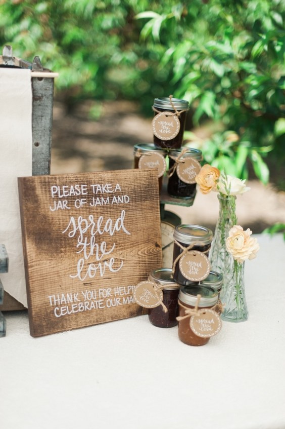 Rustic jem wedding favors via Christa Taylor