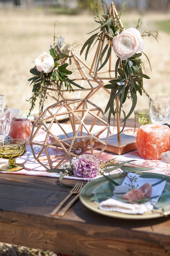 Geometric centerpiece via Cornerstone Photography