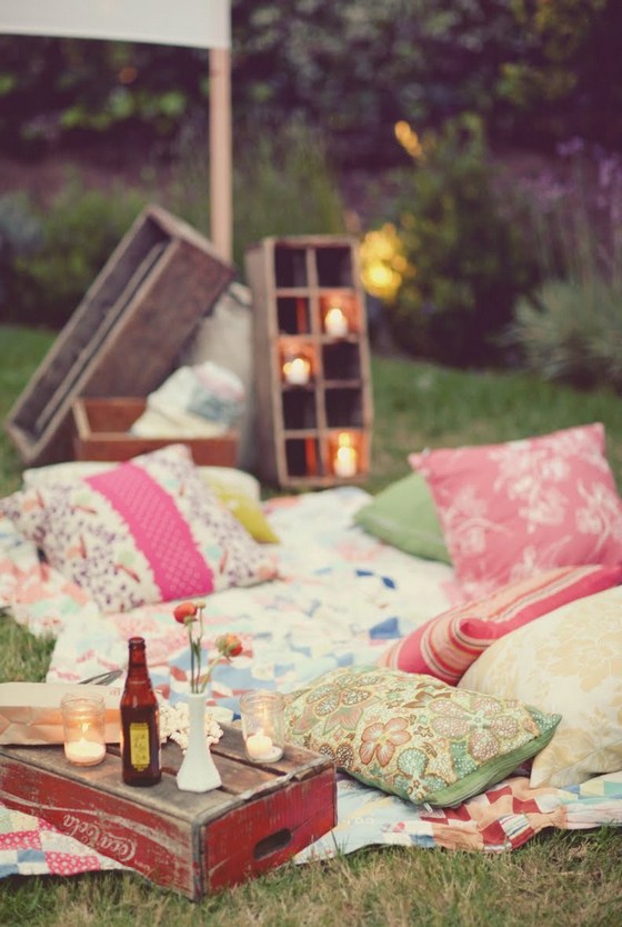 Summer Outdoor Picnic Wedding Ideas 14