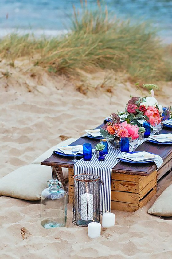 Summer Outdoor Picnic Wedding Ideas 24