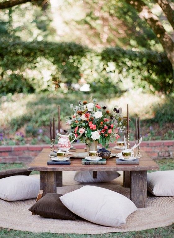 Summer Outdoor Picnic Wedding Ideas 7