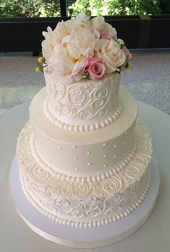 Classic Elegant Wedding Cakes