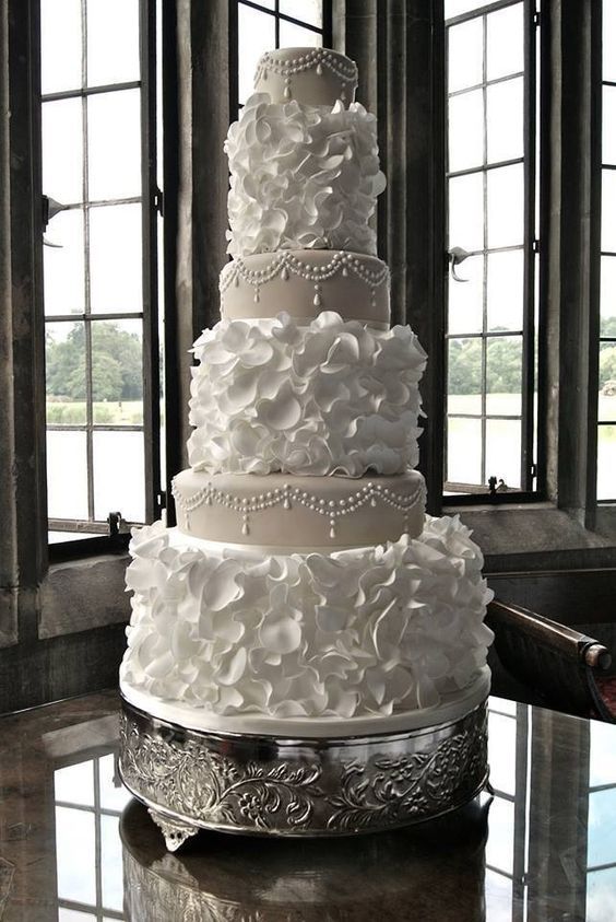 Classic Elegant Wedding Cakes