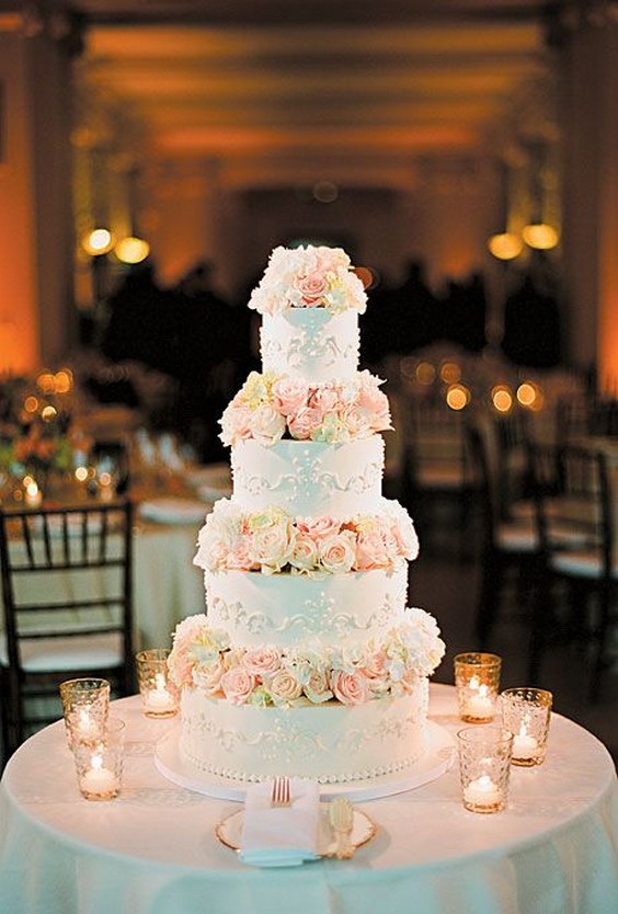 romantic glamorous winter wedding cake