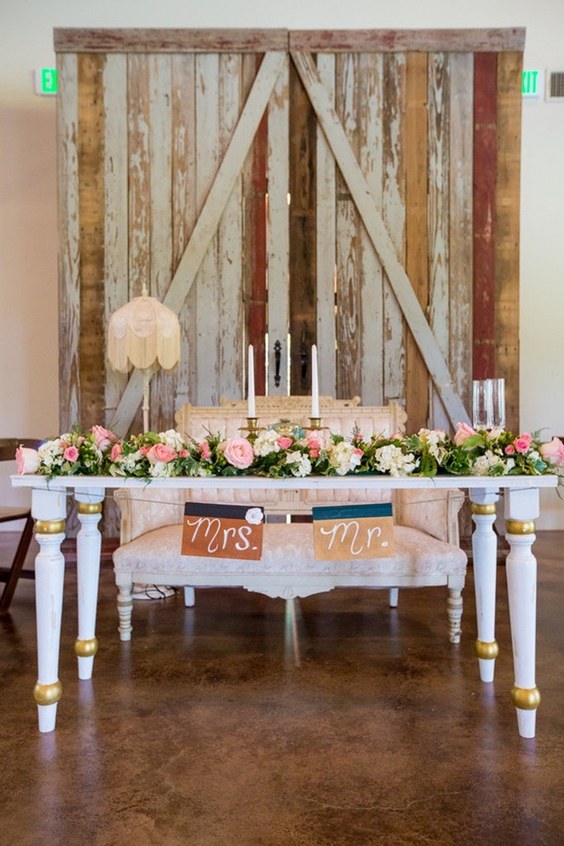 Country Chic Sweetheart Table
