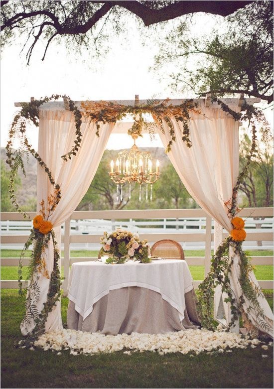 Rustic sweetheart table ideas