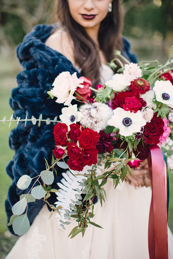 navy and burgundy wedding idea