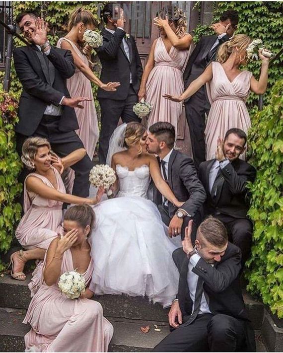 Funny wedding party photo ideas with bridesmaids and groomsmen