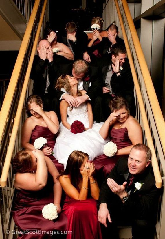 Funny wedding party photo ideas with bridesmaids and groomsmen