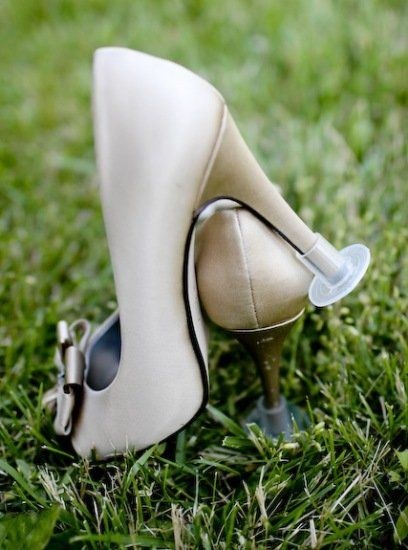 Top 14 Awesome Tips For An Outdoor Wedding 9 High Heel Protector
