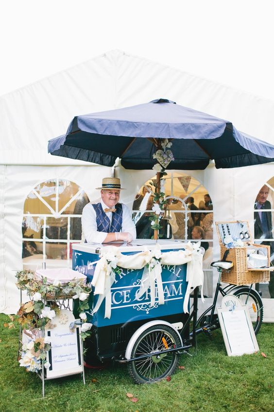 Top 14 Awesome Tips For An Outdoor Wedding 2 vintage ice cream bar via Shell De Mar