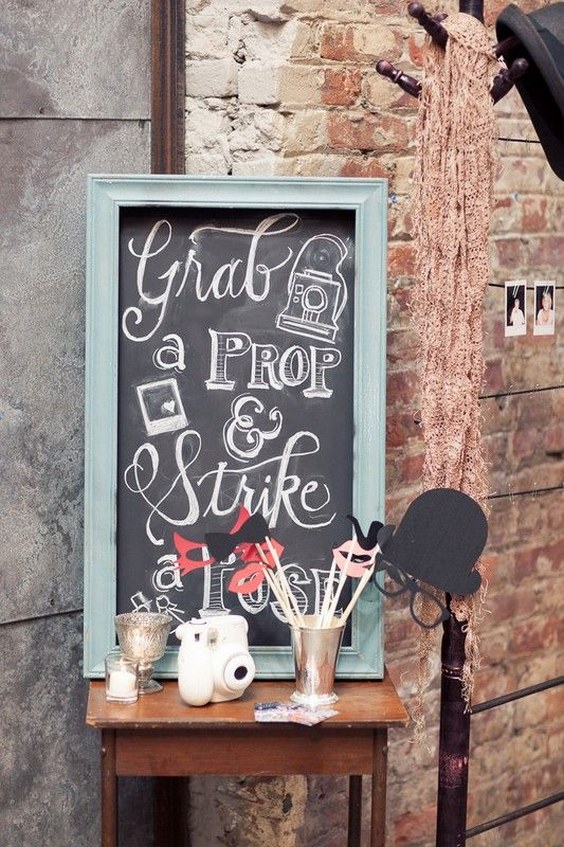 DIY photobooth sign