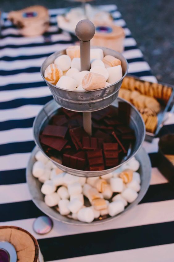 S'more bar. Fall wedding desserts