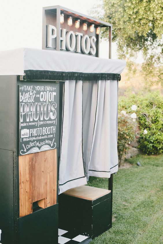 Vintage-Inspired Wedding Photo Booth
