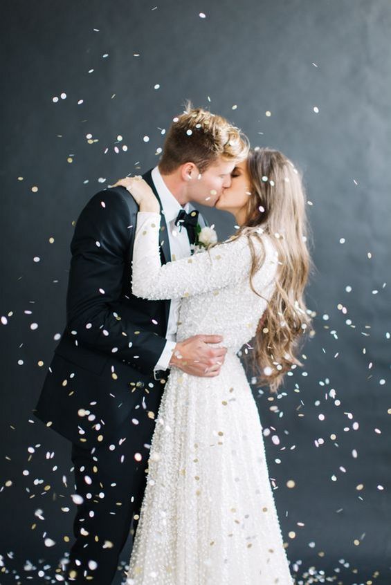 20 Most Epic Wedding Kiss Photos Of All Time Dpf 