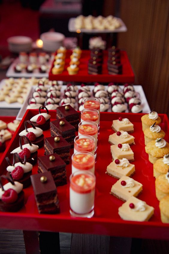 mini wedding dessert