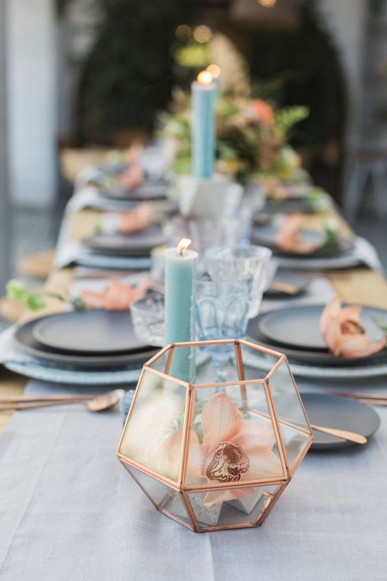 Tuscany Silver Table Runner with Ballard Indigo Napkins