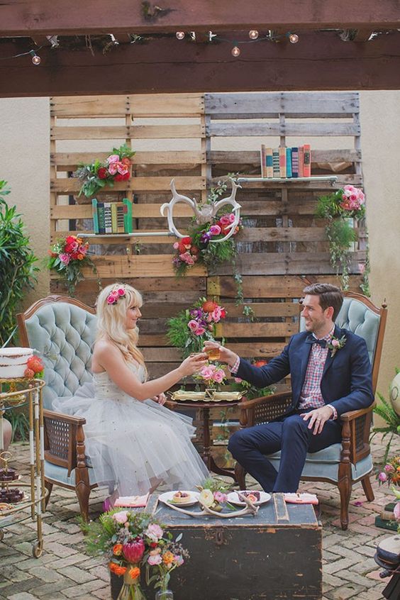 Wooden pallet backdrop with antlers