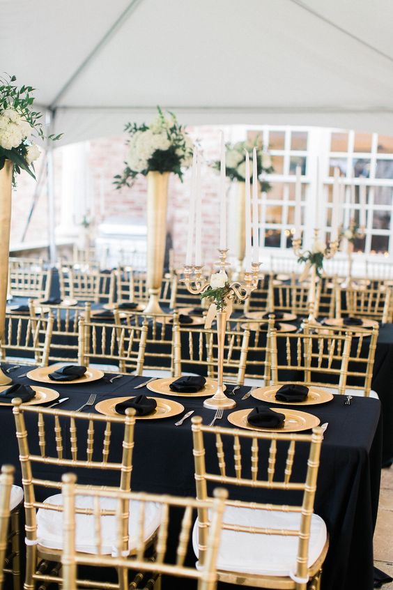 Black and Gold Wedding Table