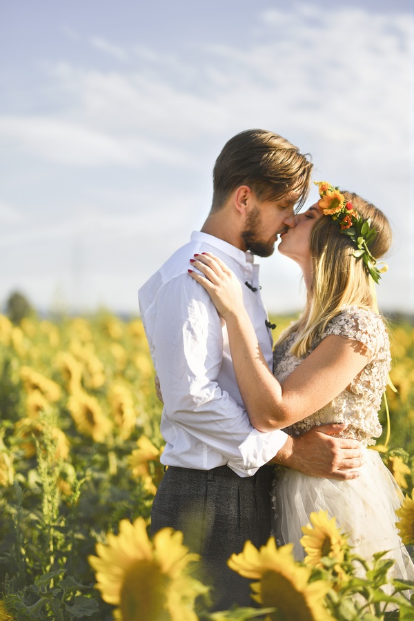 Sunflower wedding inspiration from 4lovepolkadots