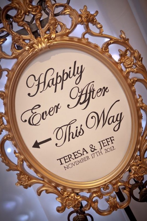 vintage welcome wedding sign