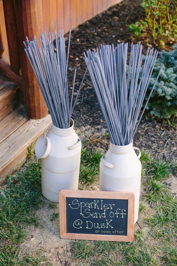 outdoor romance wedding sparkler display idea