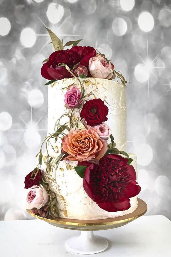 Burgundy wedding cake idea