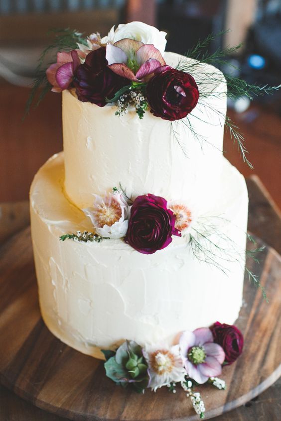 Burgundy wedding cake idea