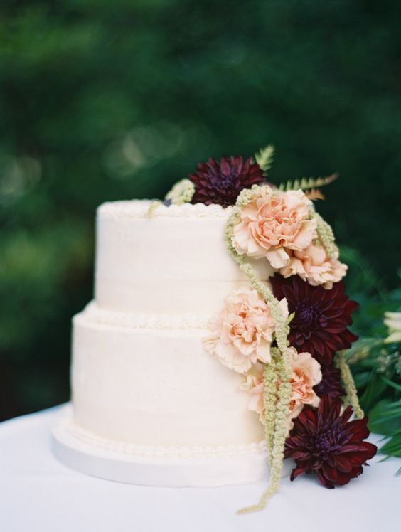 Burgundy wedding cake idea