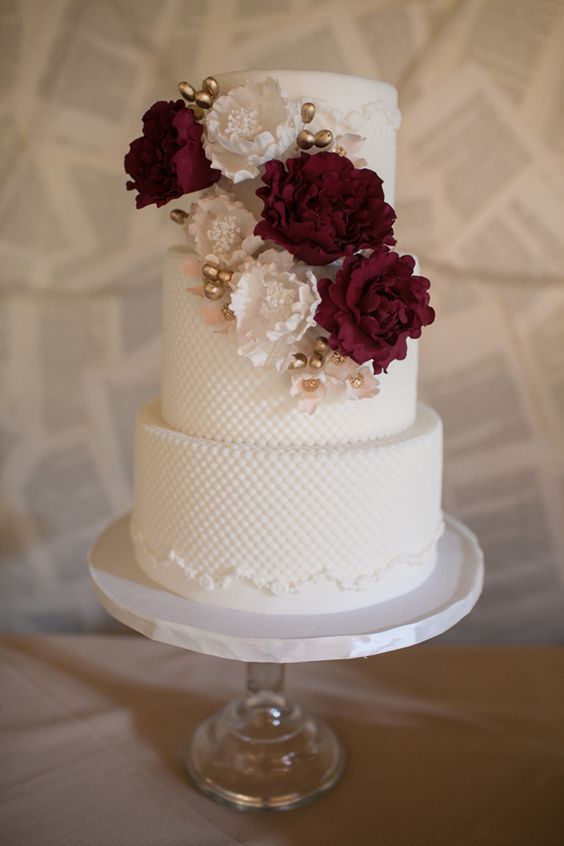 Burgundy wedding cake idea