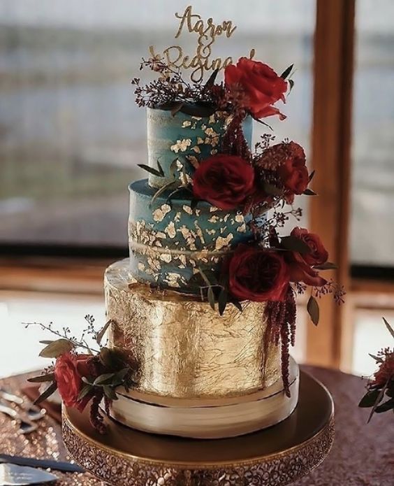 Burgundy wedding cake idea