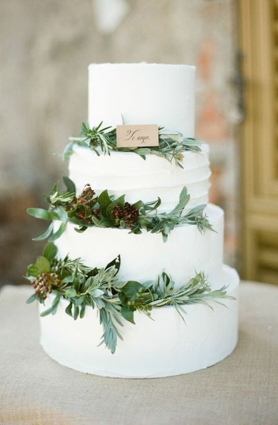 Greenery wedding cake idea