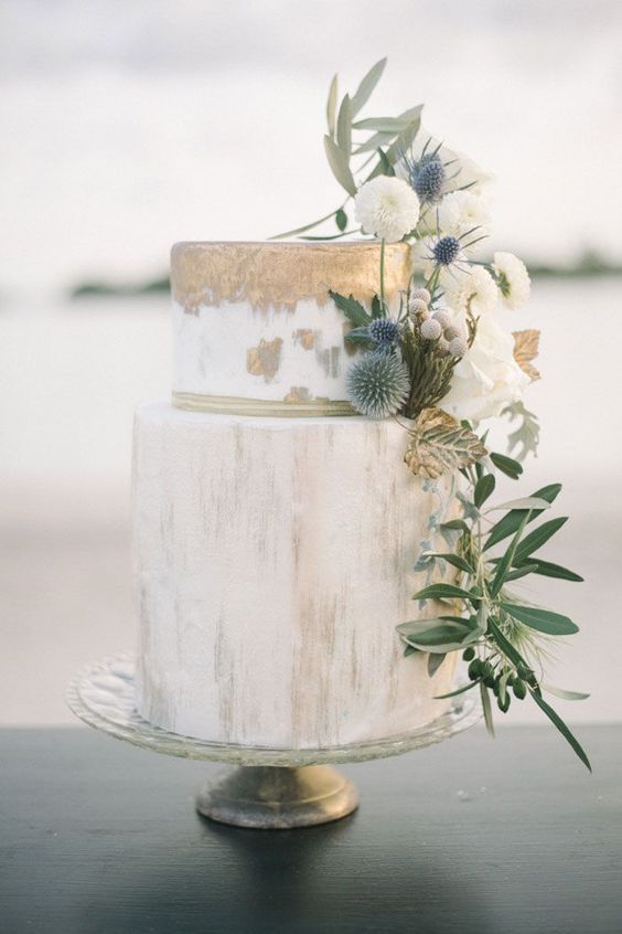 Greenery wedding cake idea