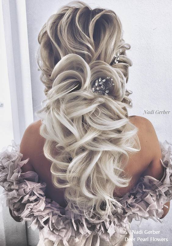 Nadi Gerber long wavy wedding hairstyles 20