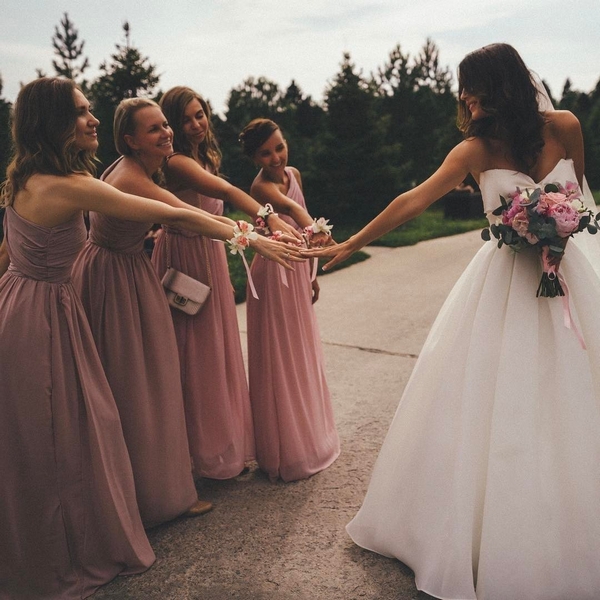 Wedding bridesmaids photo ideas