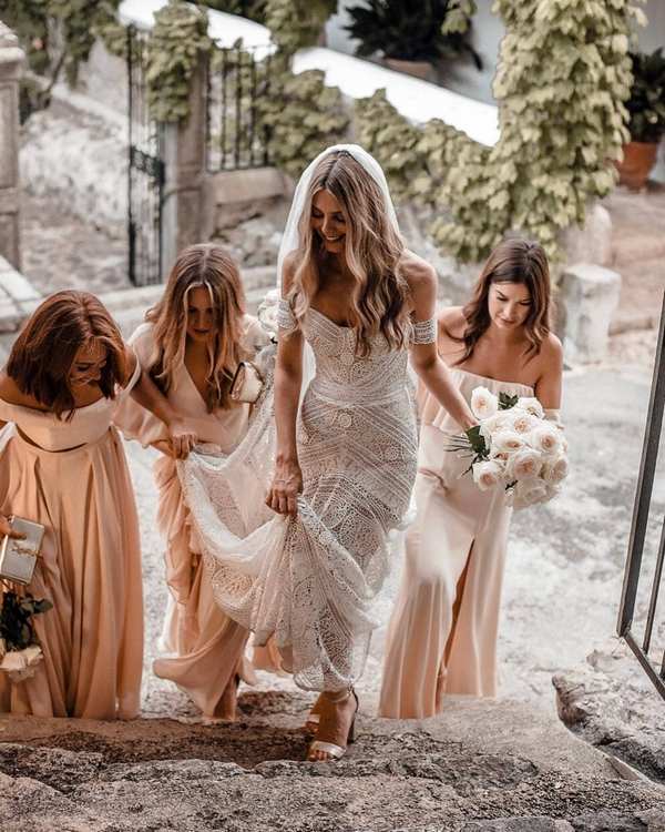 Wedding bridesmaids photo ideas