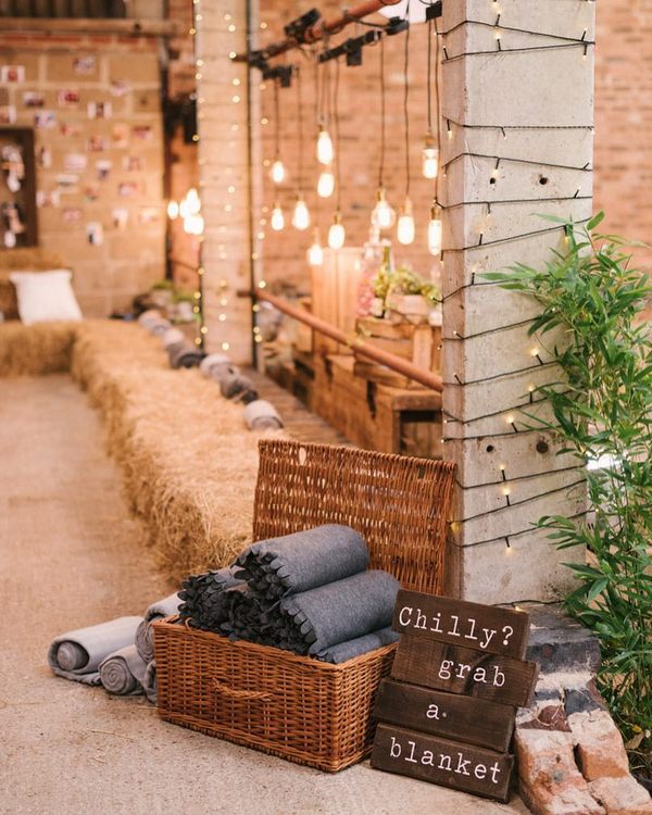 Romantic rustic country wedding lighting decor ideas