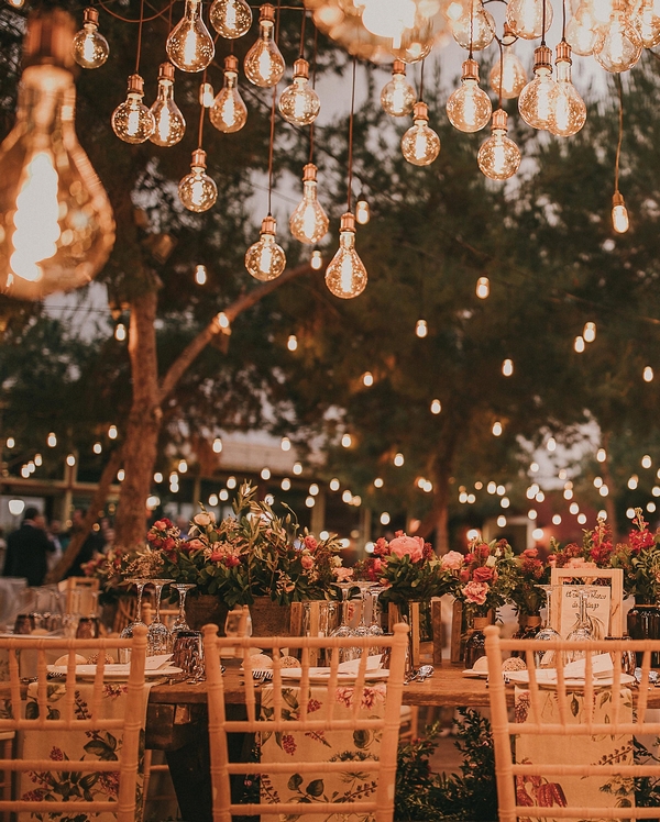 Romantic rustic country wedding lighting decor ideas