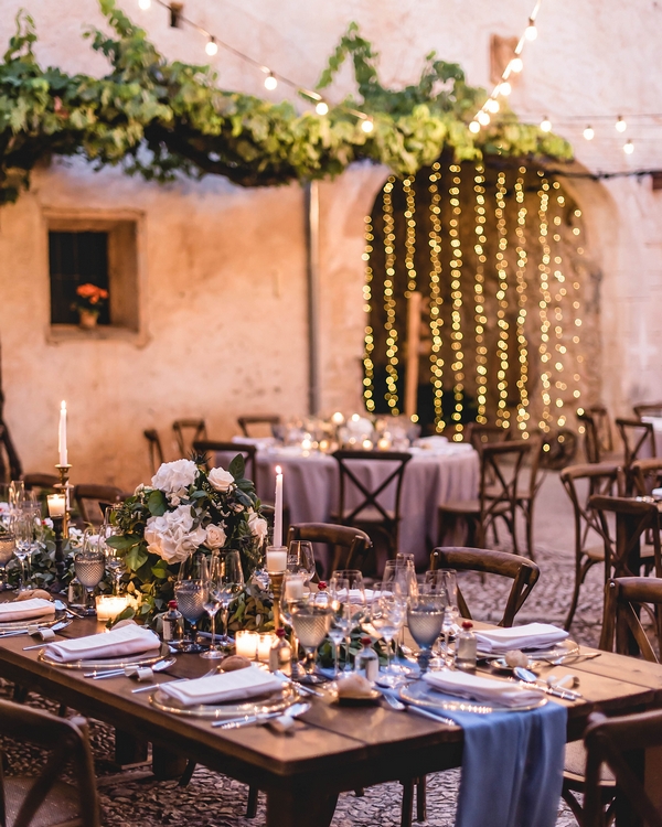 20 Trending Rustic Wedding Table Runner Ideas 10 Romantic rustic wedding table runner centerpiece decor ideas