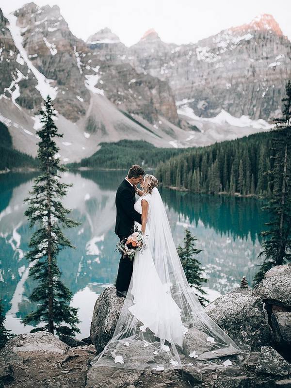 20 Dreamy Mountain Wedding Photo Ideas 5 Mountain wedding photography ideas